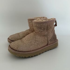 UGG CLASSIC MINI SNOW METALLIC LEOPARD BOOT US 5 1113494